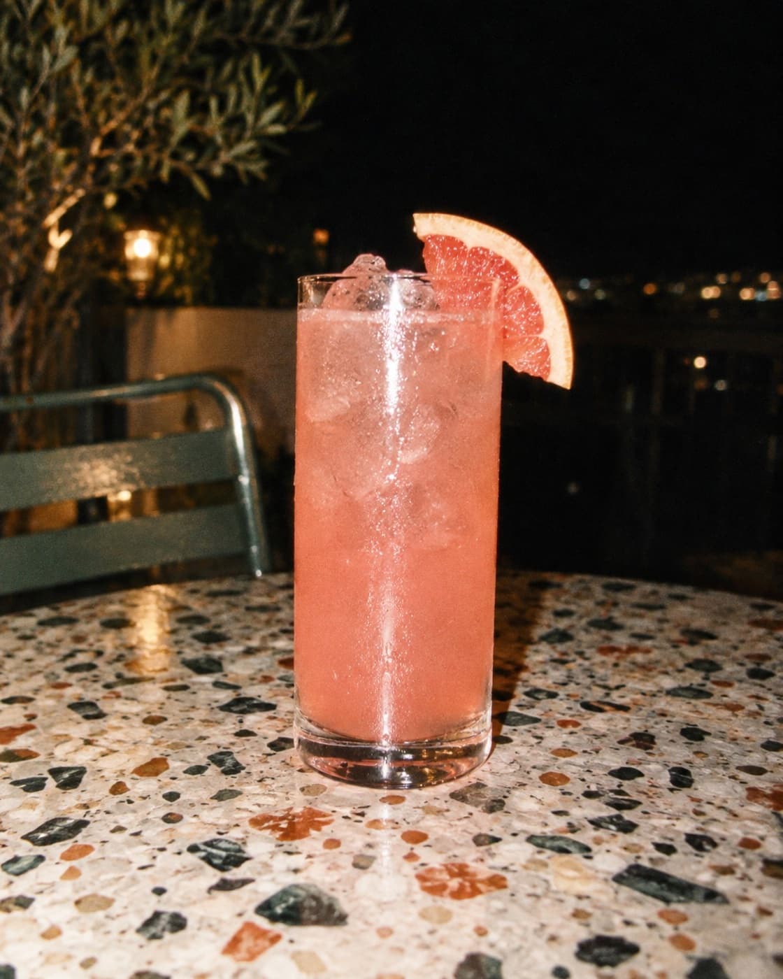 Zero-proof paloma, flash photo